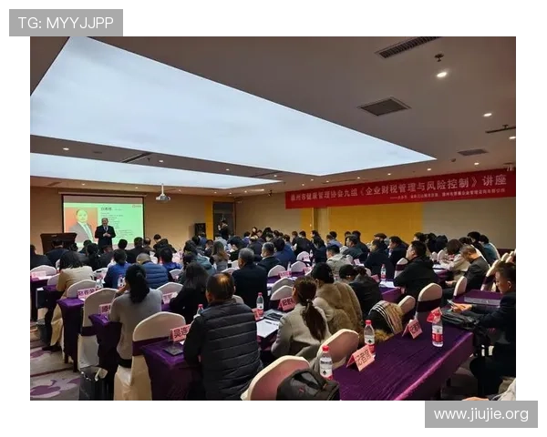 三公扑克牌游戏赢钱技巧与风险控制策略全面分析与实战建议